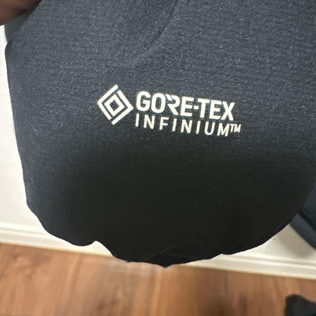 160 モンベル　ブラック ダウンジャケット フード付き