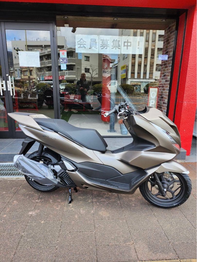 ひろちゅん⭐︎NEWPCX エアロウイング　PCXカスタム