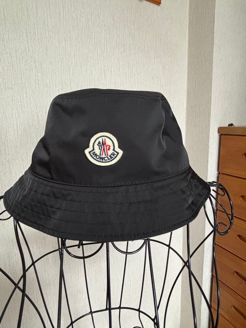 Moncler バケットリバーシブルハット ホワイト ブラック【タグ無し】