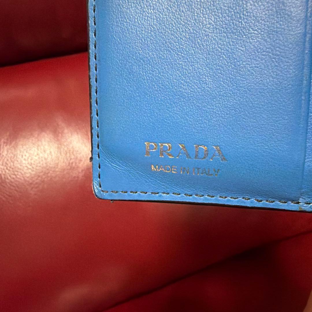 PRADA 二つ折り財布 青 黒