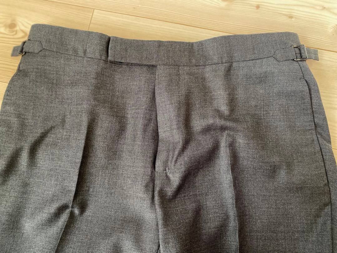 美品TOM FORD トムフォード スラックス　チャコール　サイズ50R