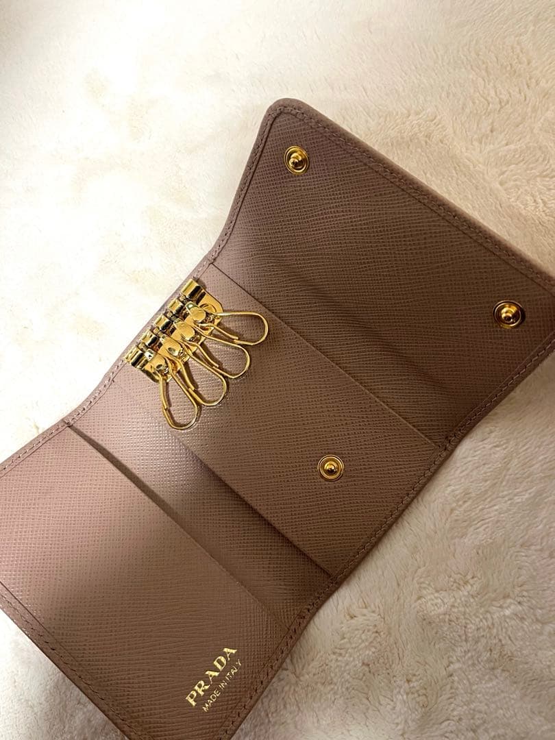 ⭐️PRADA キーケース　4連　未使用美品⭐️