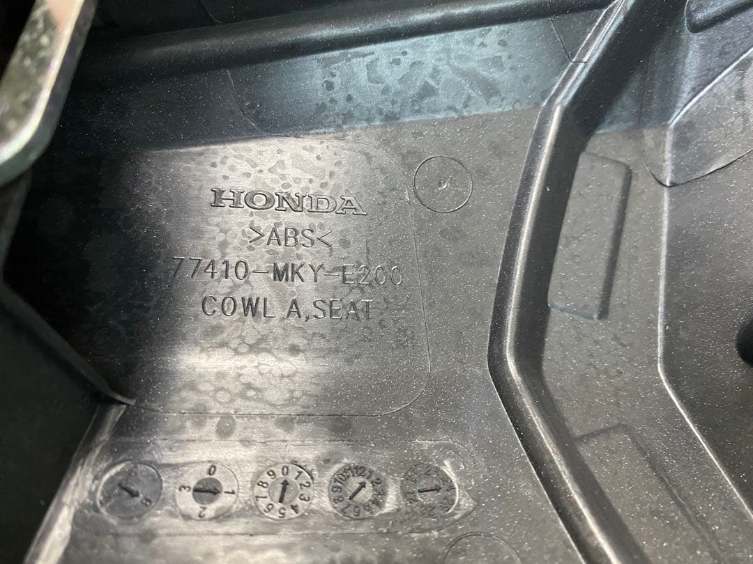 CBR650R RH17 純正シングルシートカウル　使用感少なめ