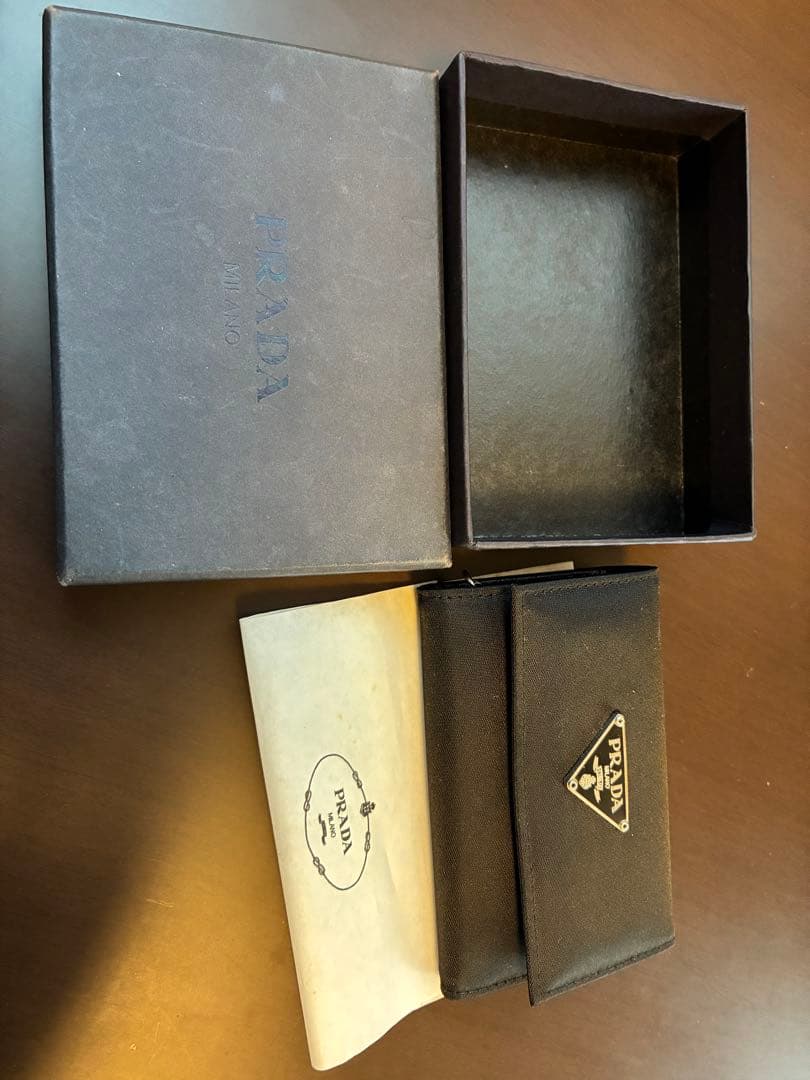 PRADA ブラック キーケース