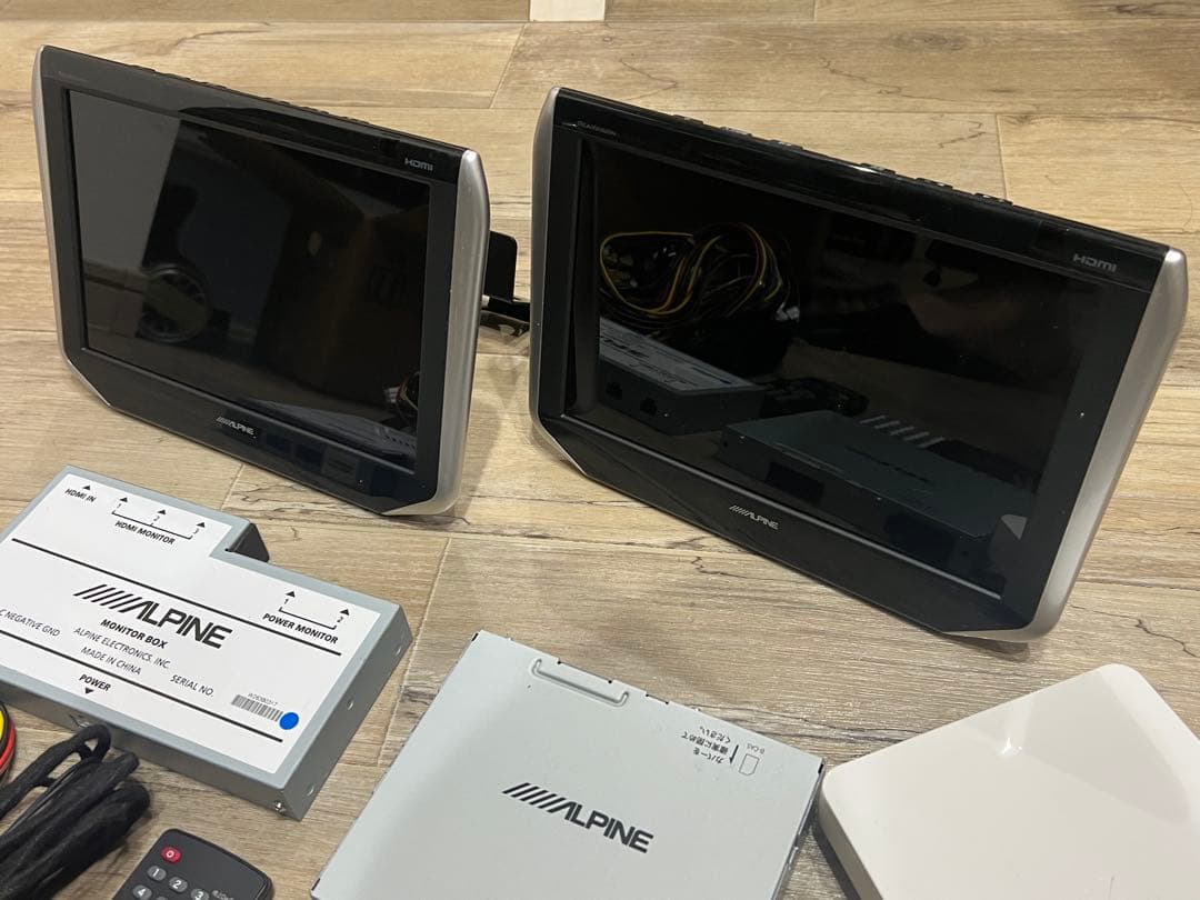 ALPINE SXH10ST 10.1モニター+TVチューナー+DVDプレイヤー