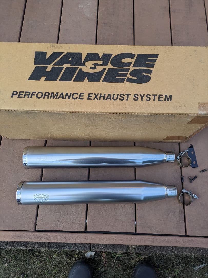 VANCE & HINES パフォーマンスエキゾーストシステム