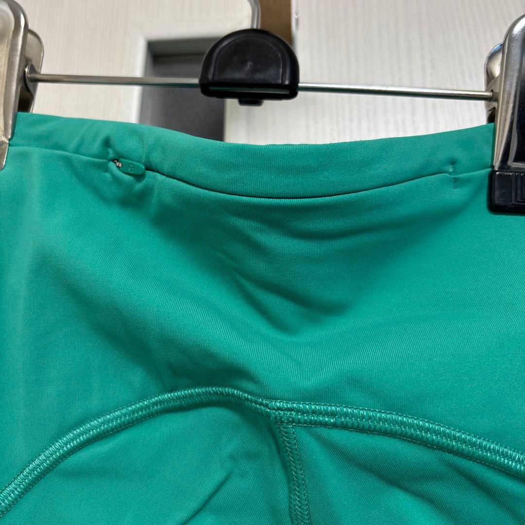 【新品】ルルレモン　ヨガパンツ