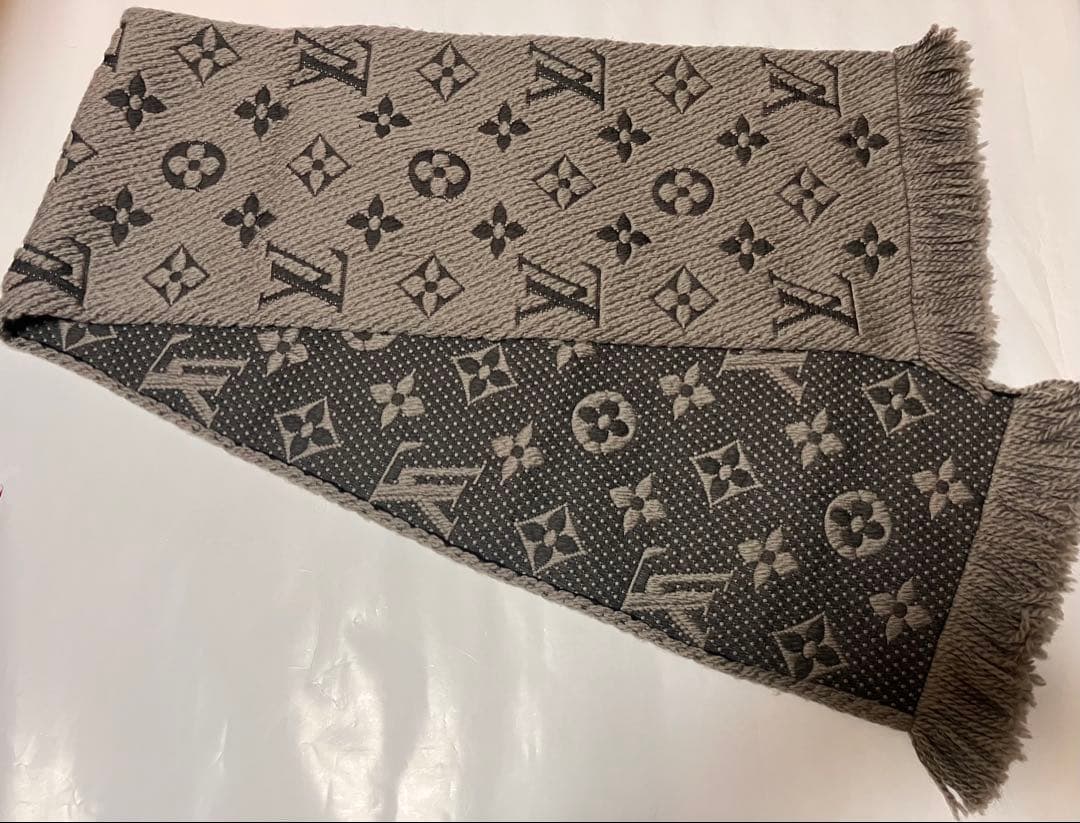 【美品正規店購入】LOUIS VUITTON グレー マフラー