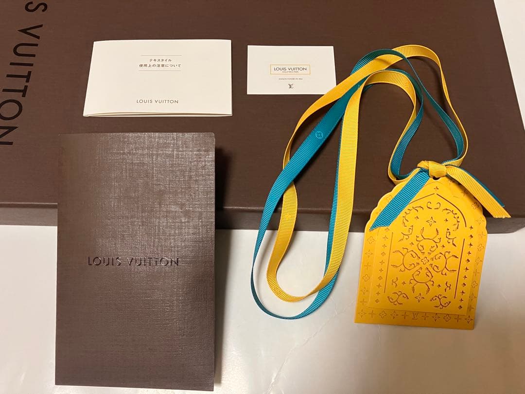 【美品正規店購入】LOUIS VUITTON グレー マフラー