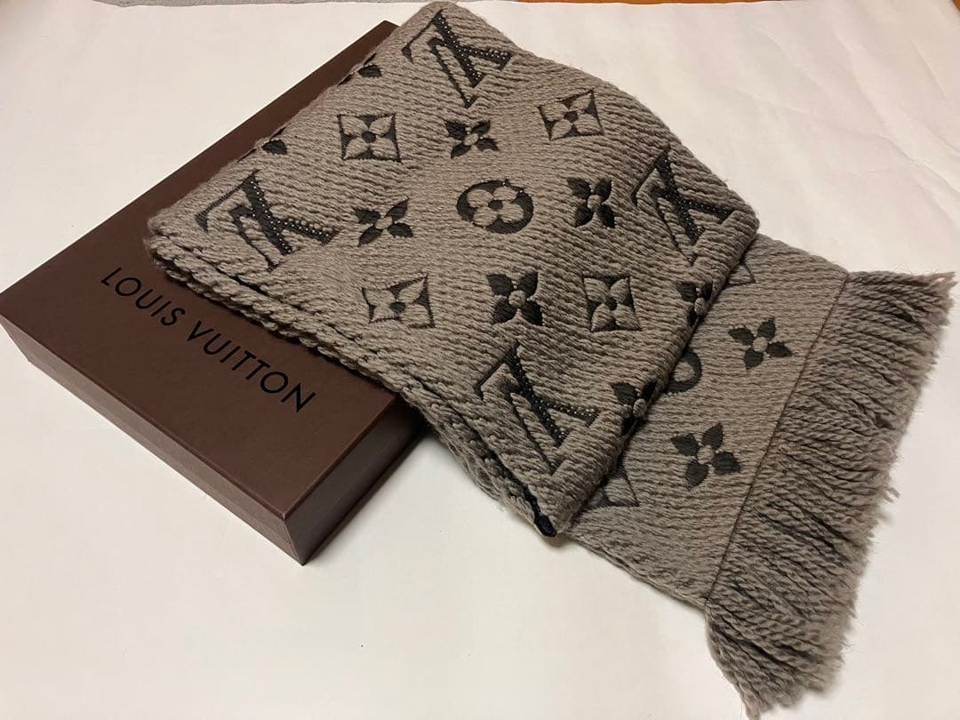 【美品正規店購入】LOUIS VUITTON グレー マフラー