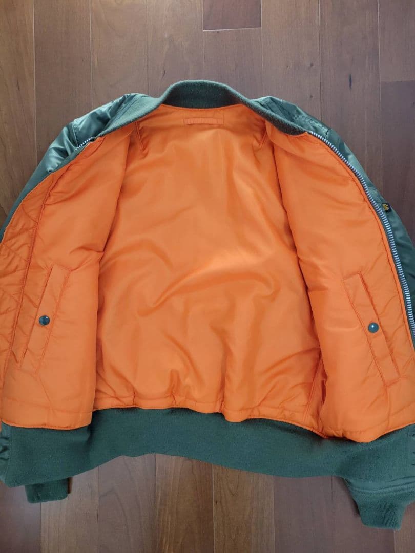 アルファインダストリーズ　MA-1　タイトフィット