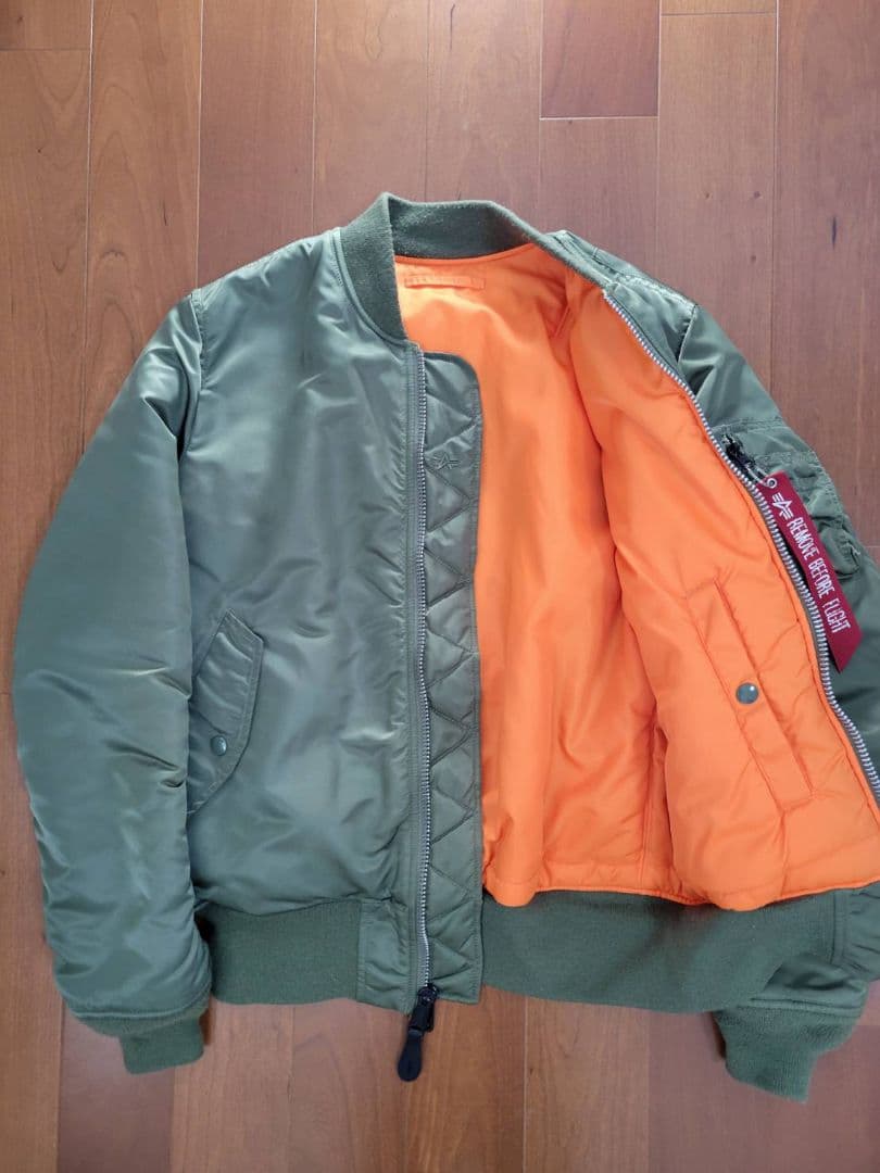 アルファインダストリーズ　MA-1　タイトフィット