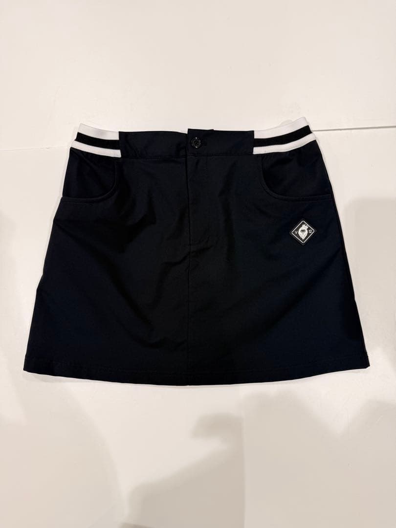 【新品】V12 ゴルフ　レディース　スカート　黒　Mサイズ