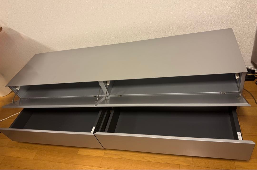 【匿名配送】Cassina★LOTUS★シアターボードW1700★マットシルバー