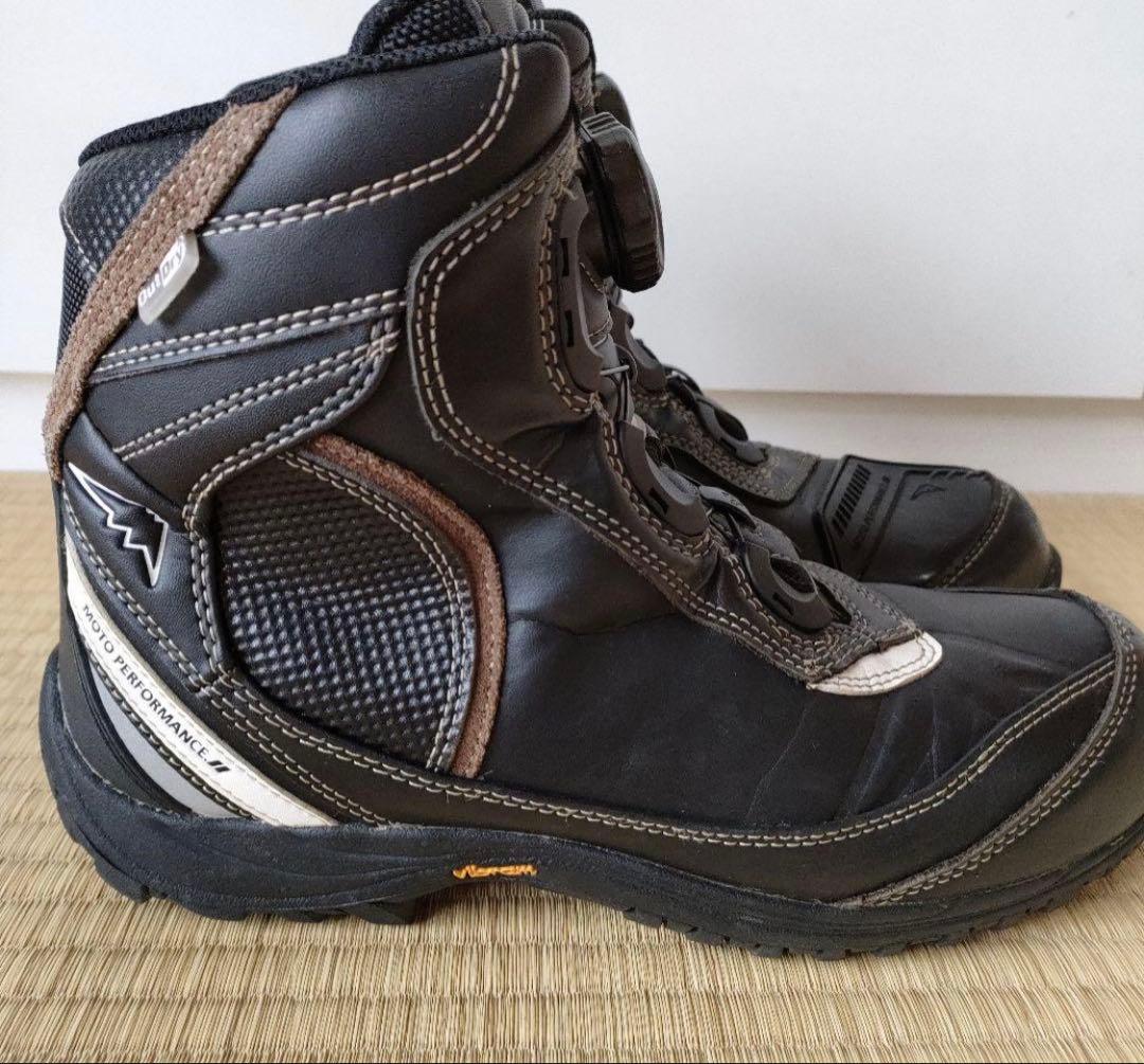 クシタニ　アドーネシューズ　BOAシステム