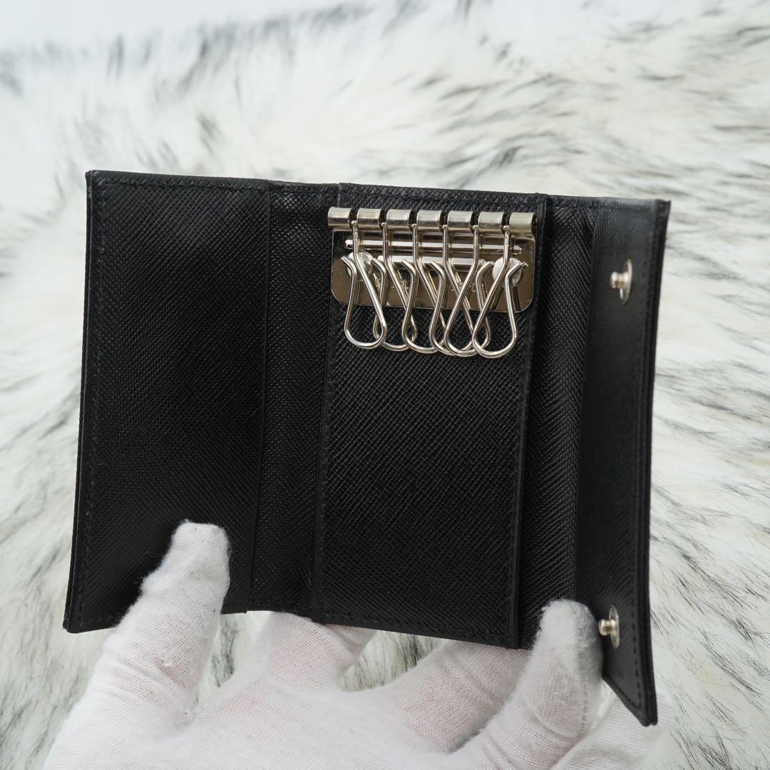 ほぼ未使用　PRADA プラダ　キーケース　ナイロン　三角プレート　ブラック