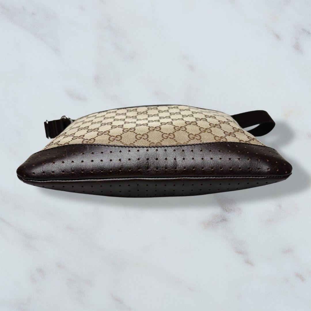 041 美品 GUCCI ショルダーバッグ GGキャンバス 斜めがけ b5