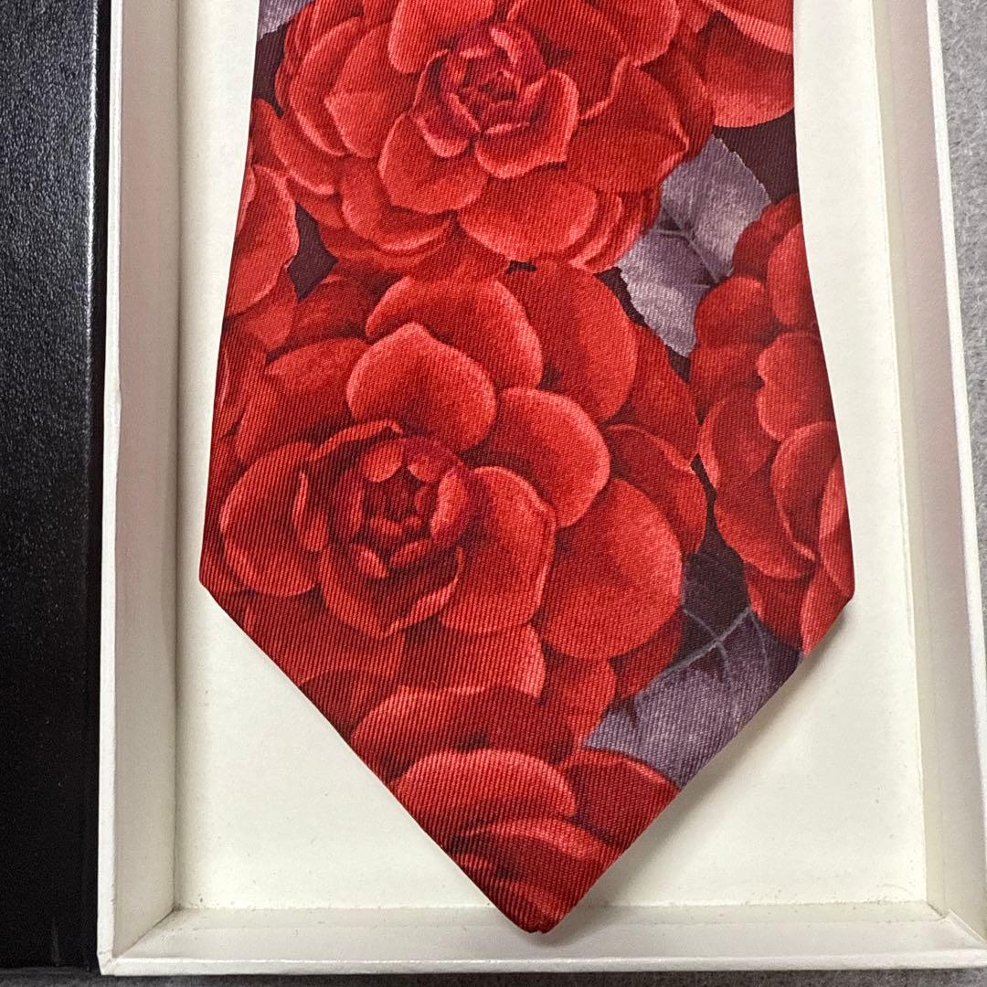 美品　シャネル　ネクタイ　赤　薔薇　花柄　総柄　派手　結婚式