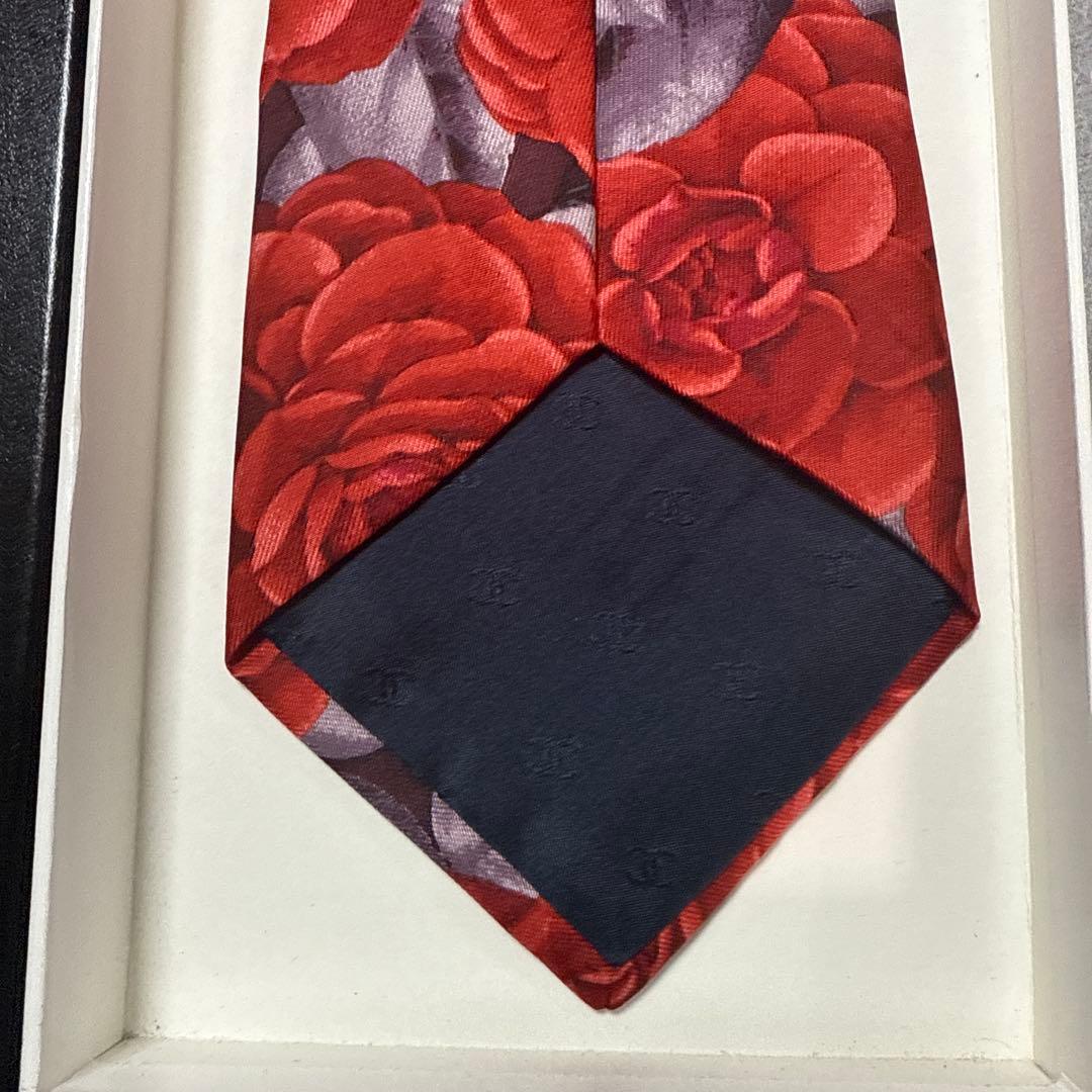 美品　シャネル　ネクタイ　赤　薔薇　花柄　総柄　派手　結婚式