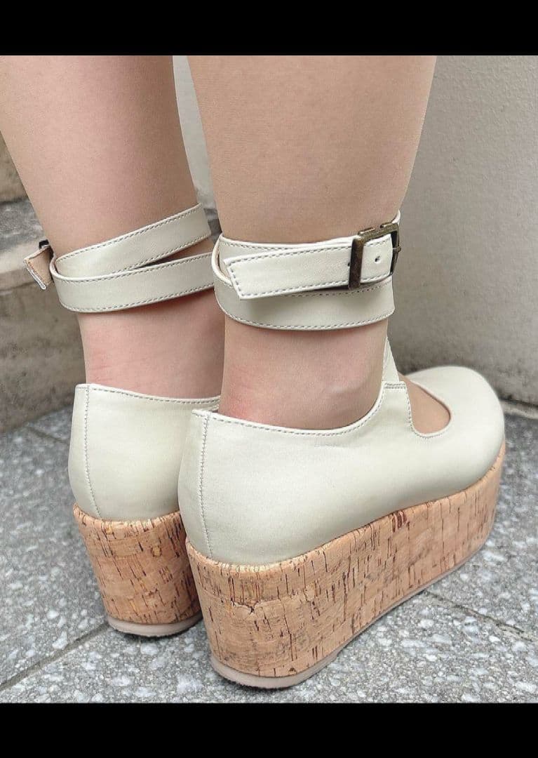 ★新品★フィント クロスストラップ厚底パンプス