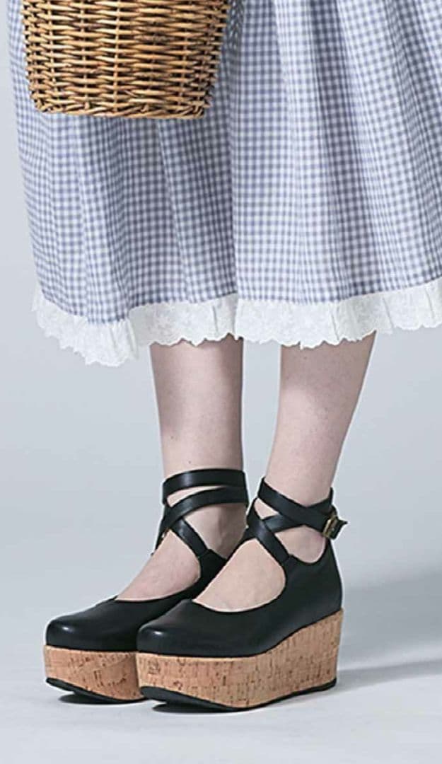 ★新品★フィント クロスストラップ厚底パンプス