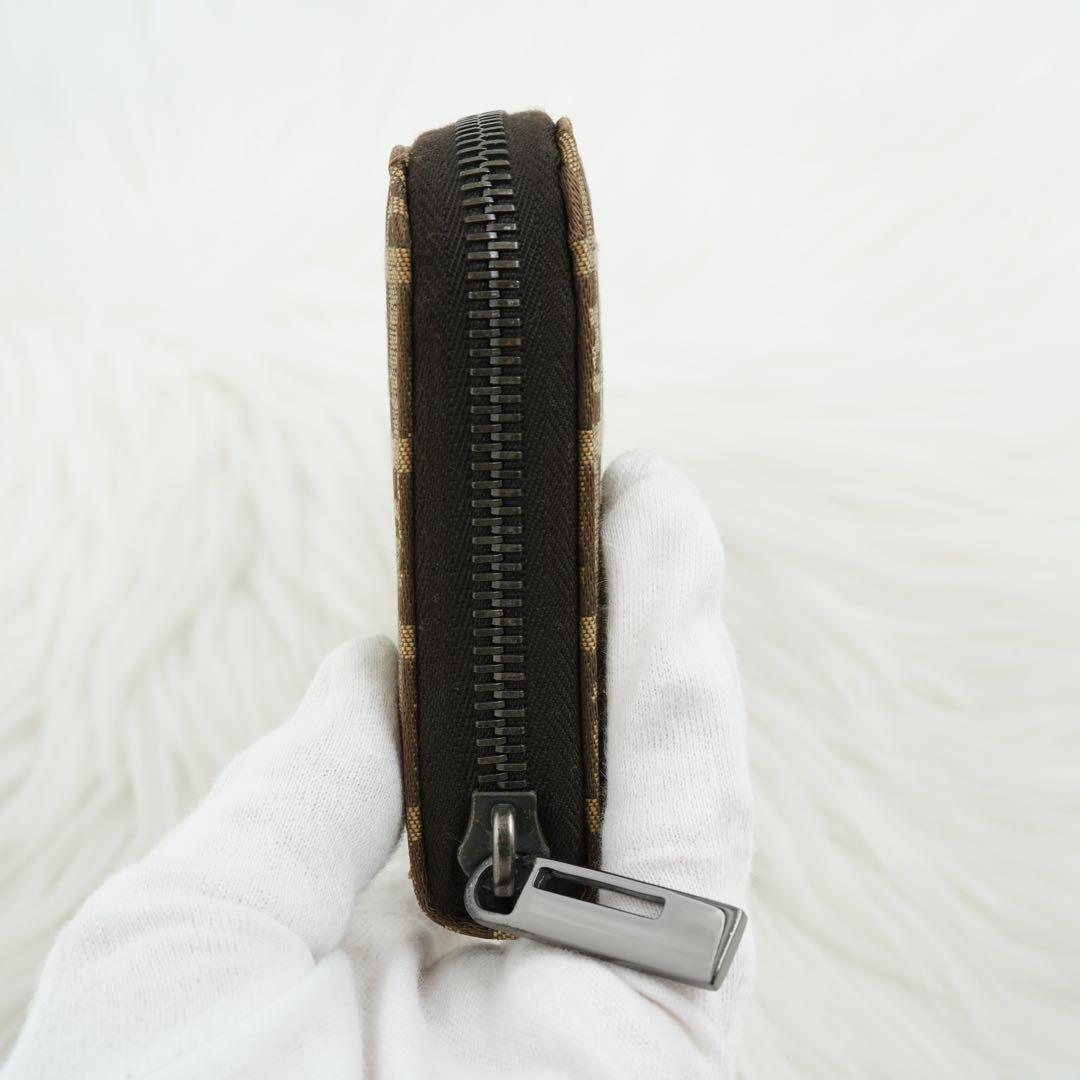 新品同様　FENDI フェンディ　長財布　ズッカ柄　FFロゴ　キャンバス生地