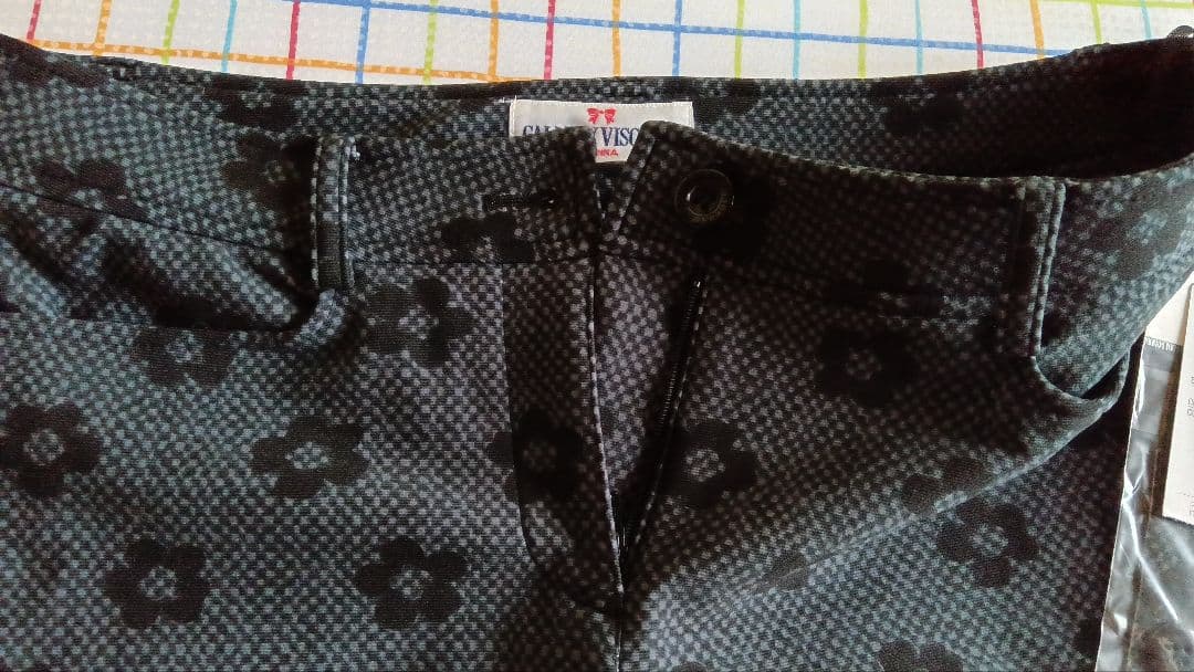 新品　裏起毛　Lサイズ 花柄カジュアルパンツ 黒とグレー ギャラリービスコンティ