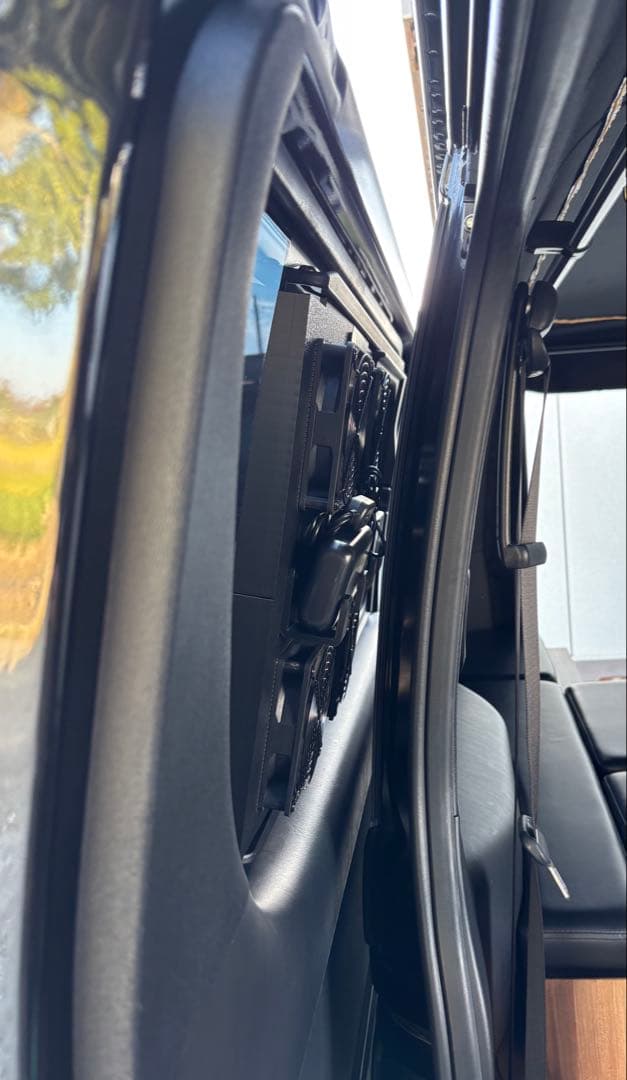 ハイエース 換気扇 ４型 〜 USBファン 4連 ルーバー ABS製 2連+2連