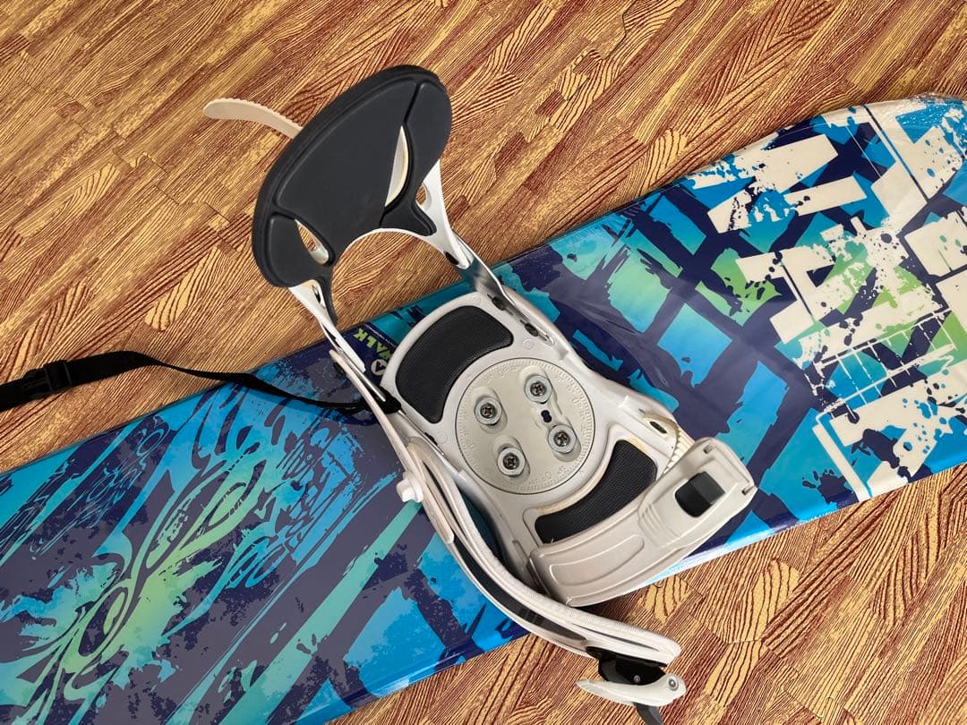 【カープ】スノーボード ビンディング セット 未使用品 （ケースおまけ）