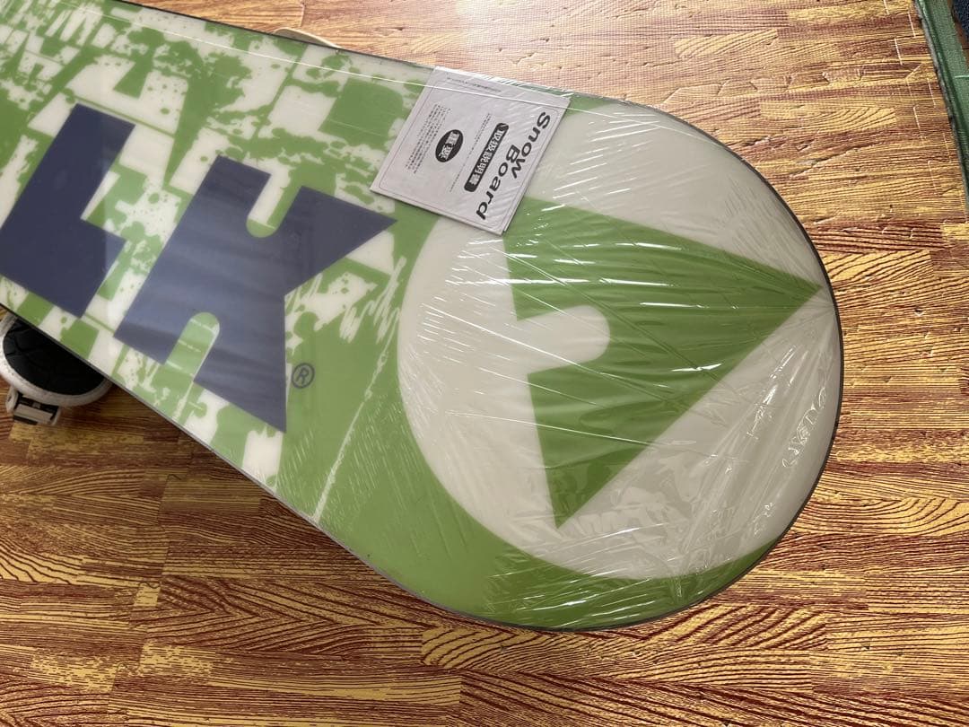 【カープ】スノーボード ビンディング セット 未使用品 （ケースおまけ）