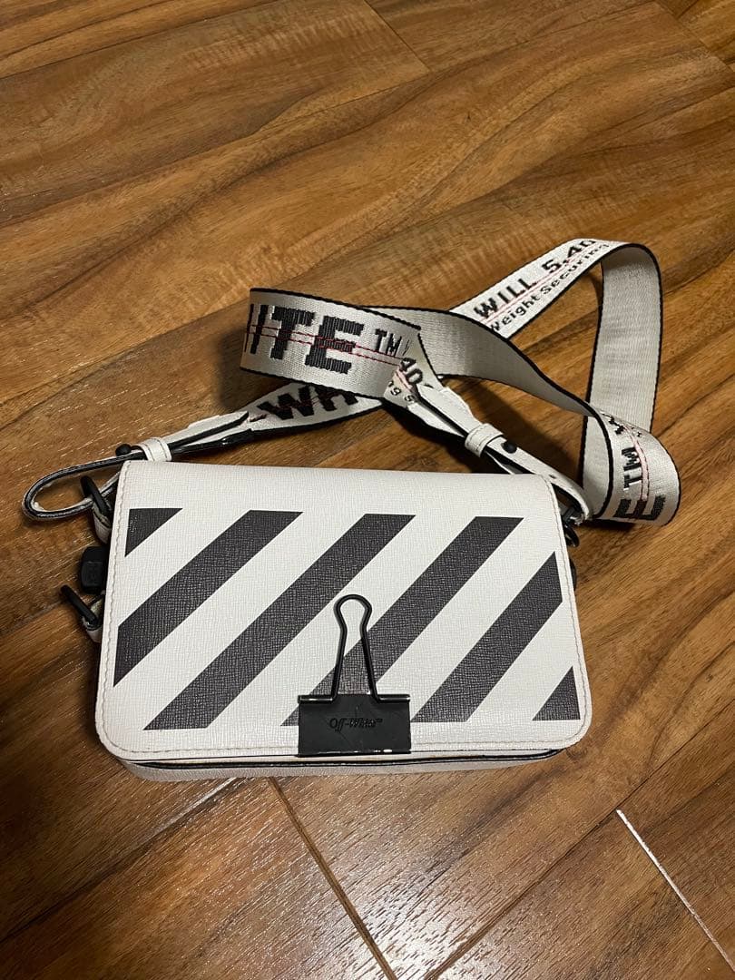 off-white オフホワイトショルダーバッグレザーバッグ　ミニサイズ