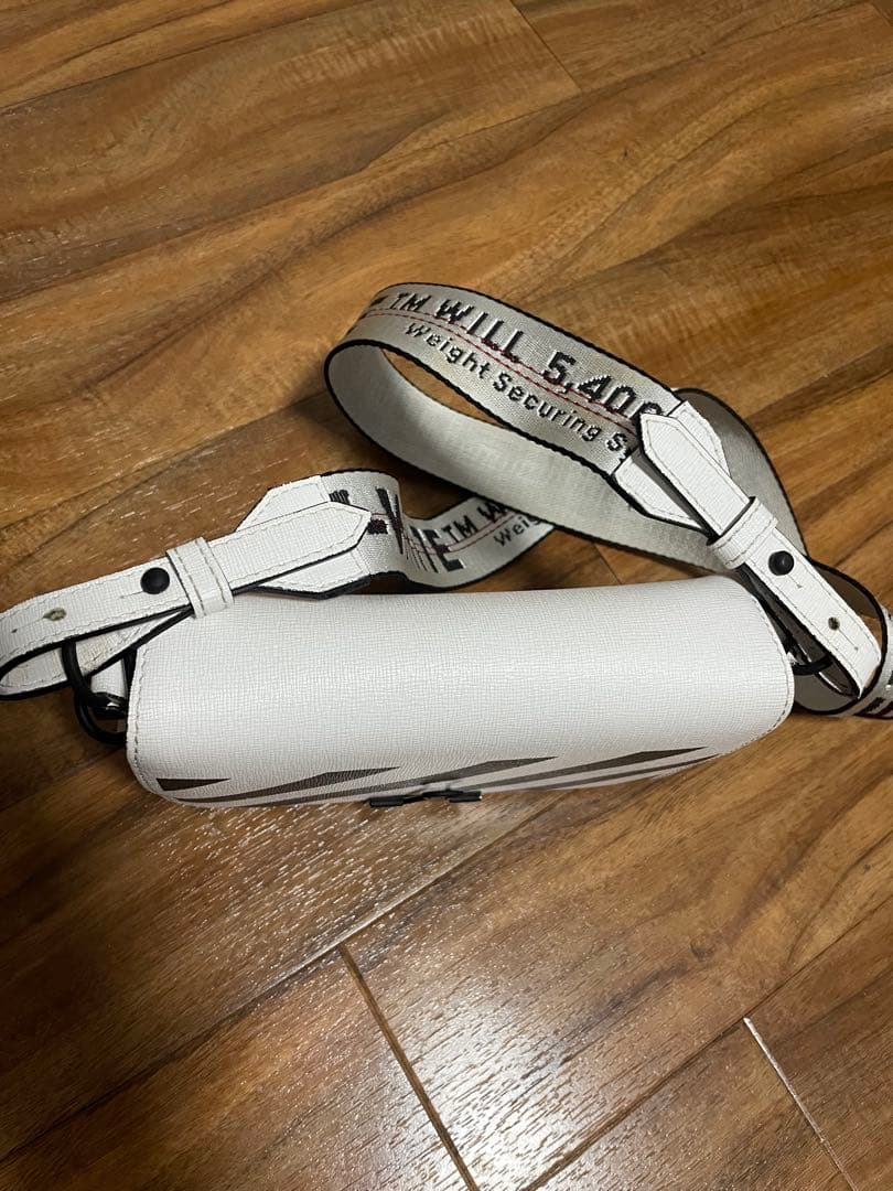 off-white オフホワイトショルダーバッグレザーバッグ　ミニサイズ