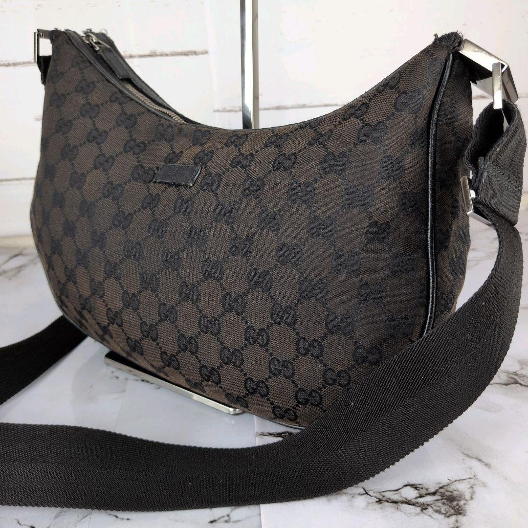 【人気】グッチ☆三日月　GG　キャンバス　ショルダー