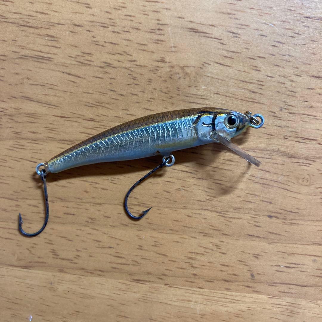 渓流でもハンドメイド　ウッドベイトルアー