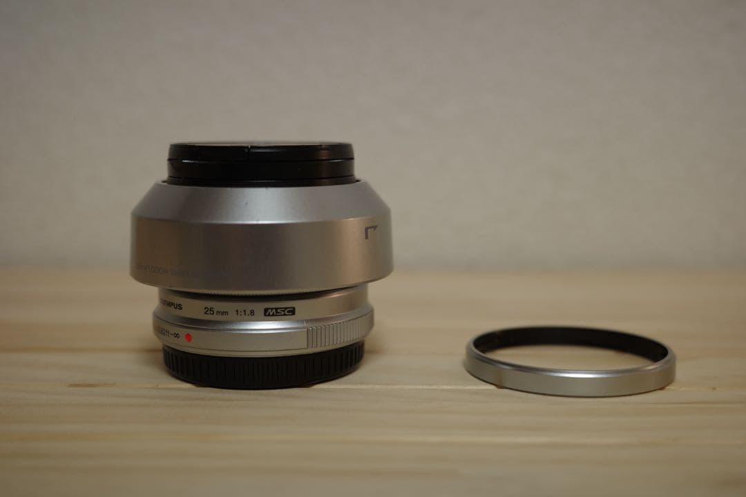 OLYMPUS 25mm F1.8 シルバー(単焦点レンズ）