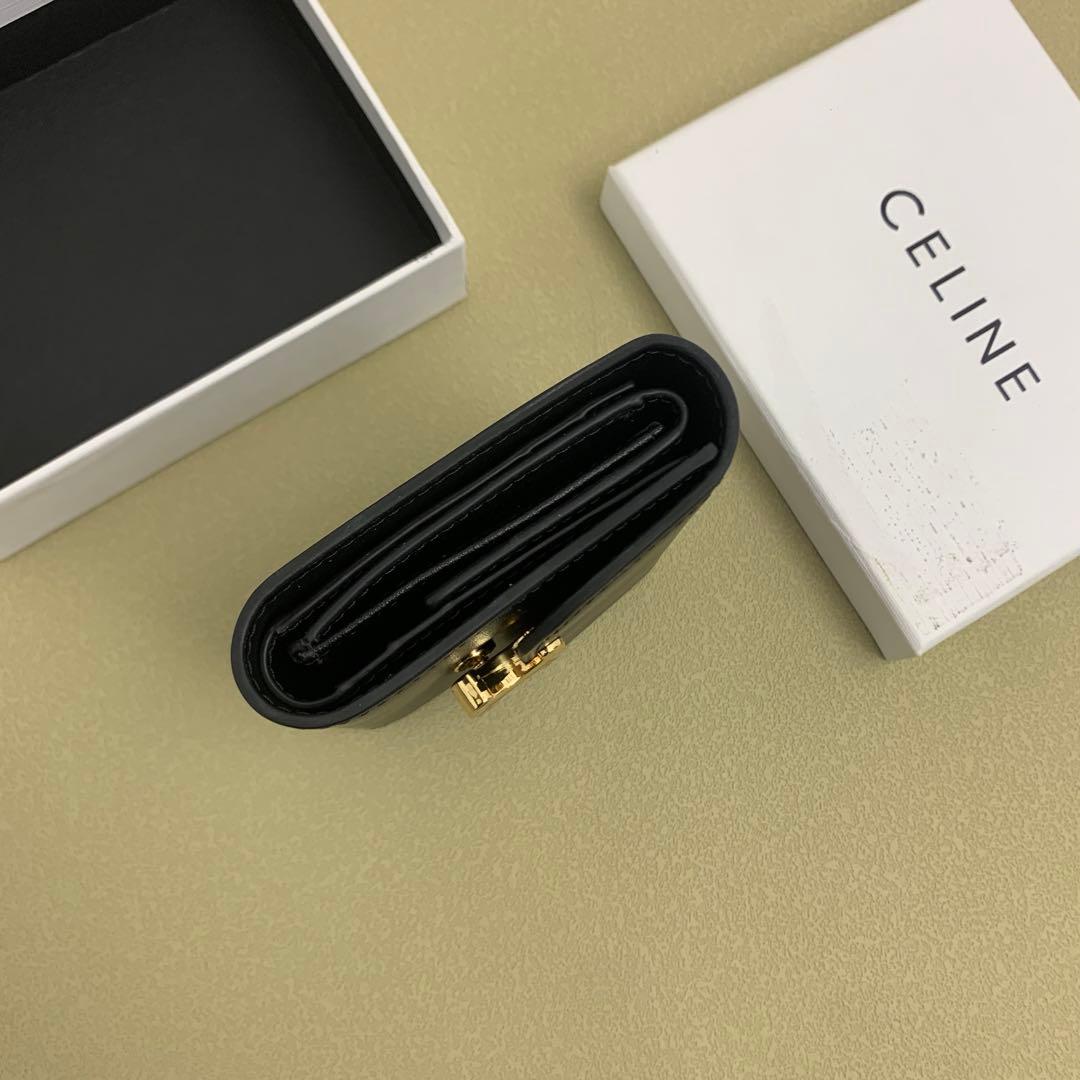 美品 CELINE セリーヌ トリオンフ フラップウォレット 折財布レザー 黒