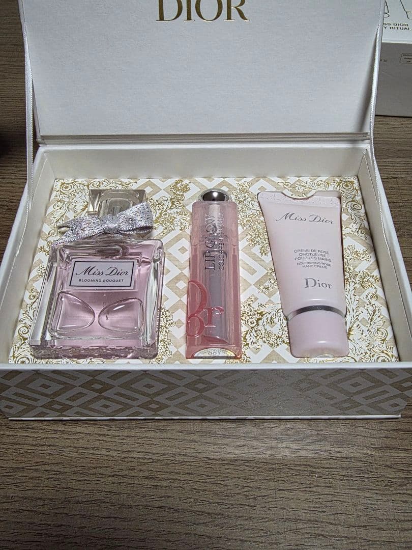 【新品未使用】大人気 Miss Dior コフレ　ブルーミングブーケ※在庫ラスト