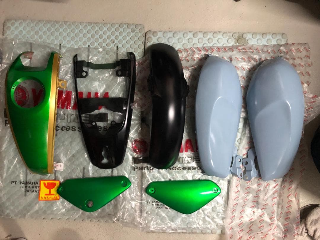 katt!　ヤマハ XSR155　XSR125　純正カウル　シート　他色々