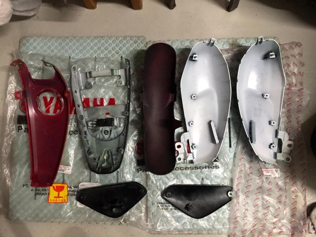 katt!　ヤマハ XSR155　XSR125　純正カウル　シート　他色々