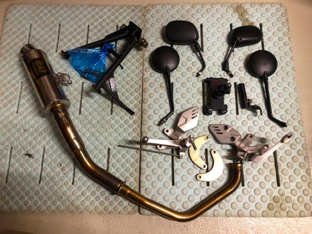 katt!　ヤマハ XSR155　XSR125　純正カウル　シート　他色々