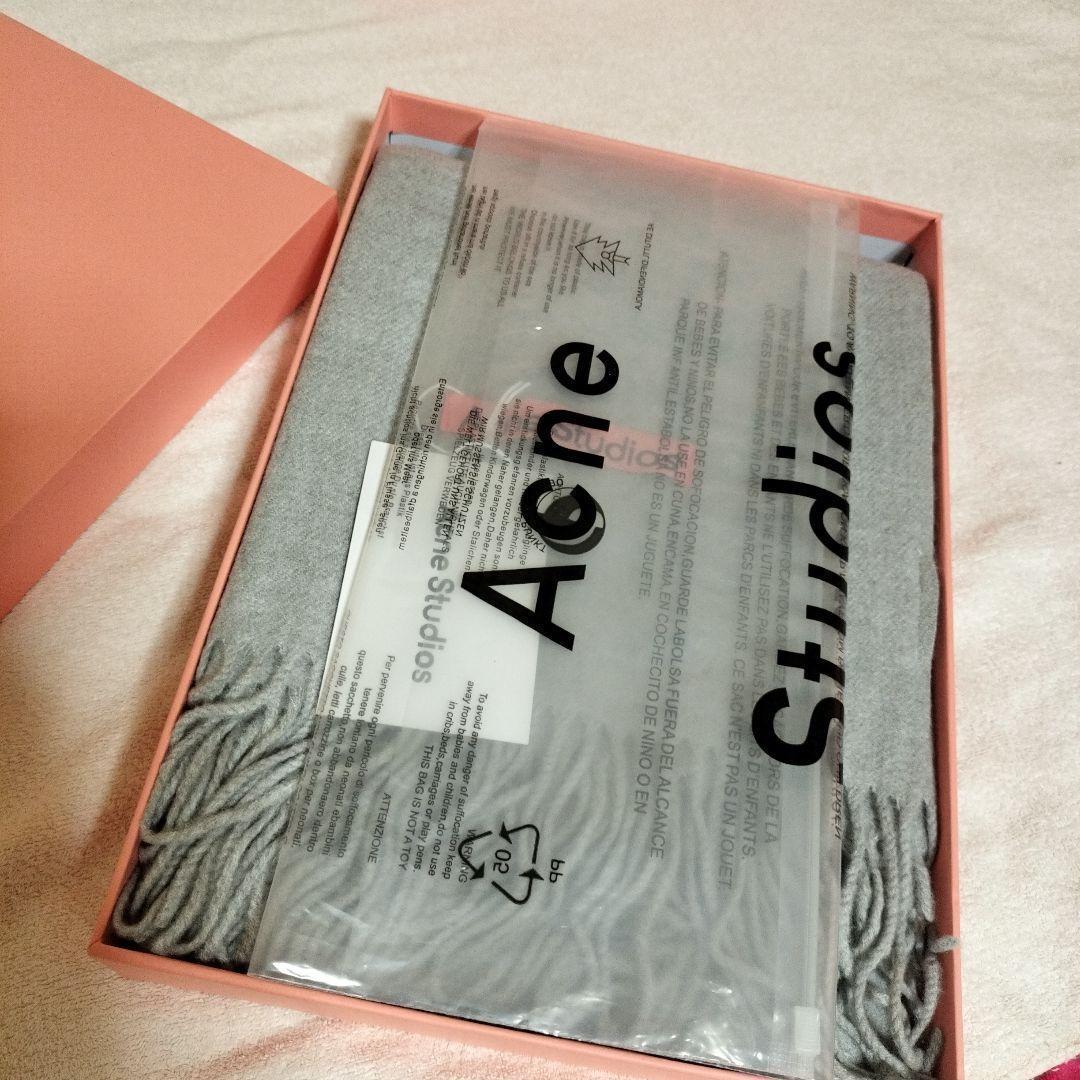 ライトグレー　男女兼用　Acne Studios 　マフラー フリンジスカーフ
