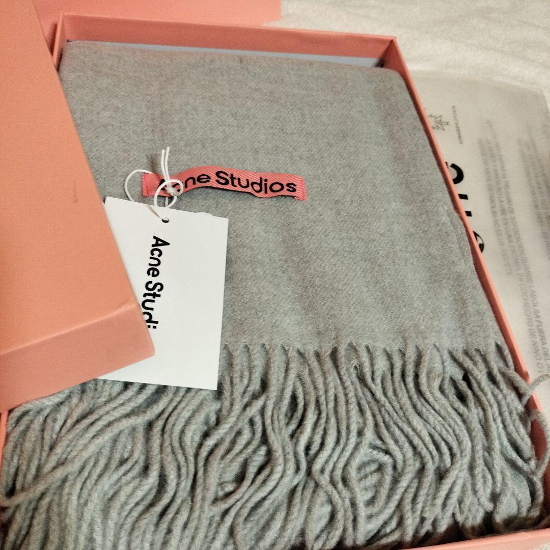 ライトグレー　男女兼用　Acne Studios 　マフラー フリンジスカーフ