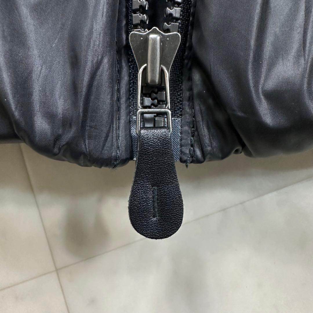 〈美品〉AVIREX アヴィレックス【XL】フード付きビッグロゴ 中綿ジャケット