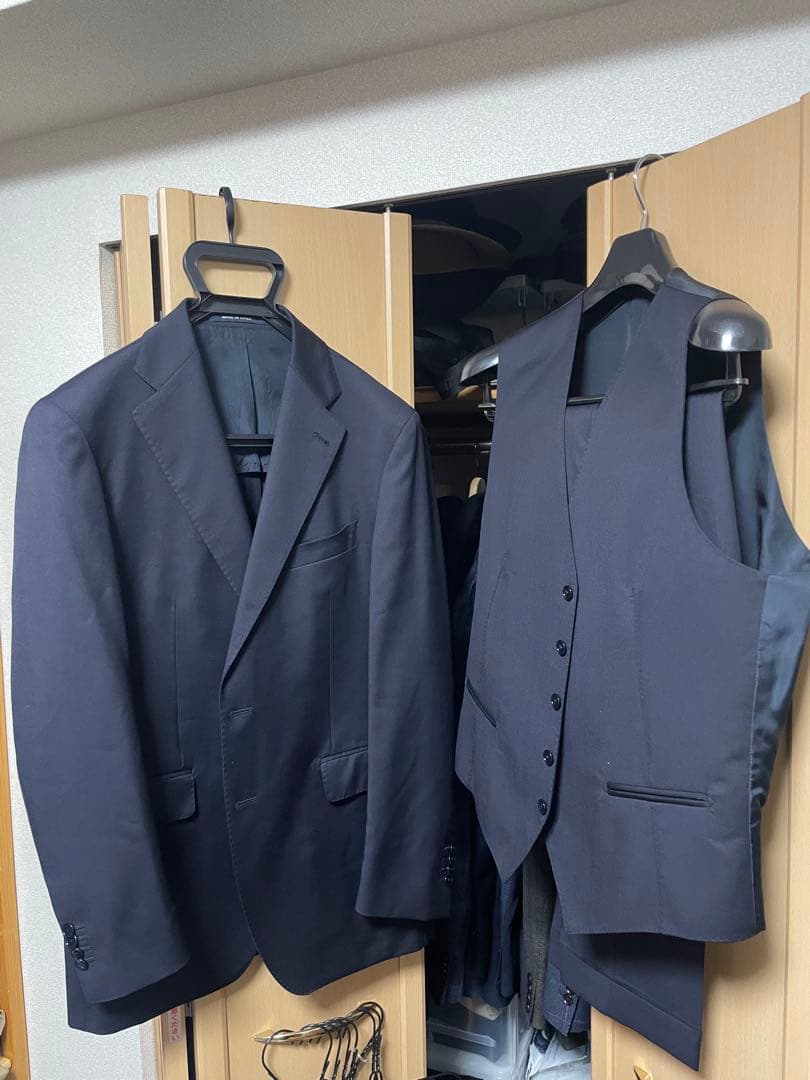 【高級】タリアトーレ　スリーピース　濃紺　超美品