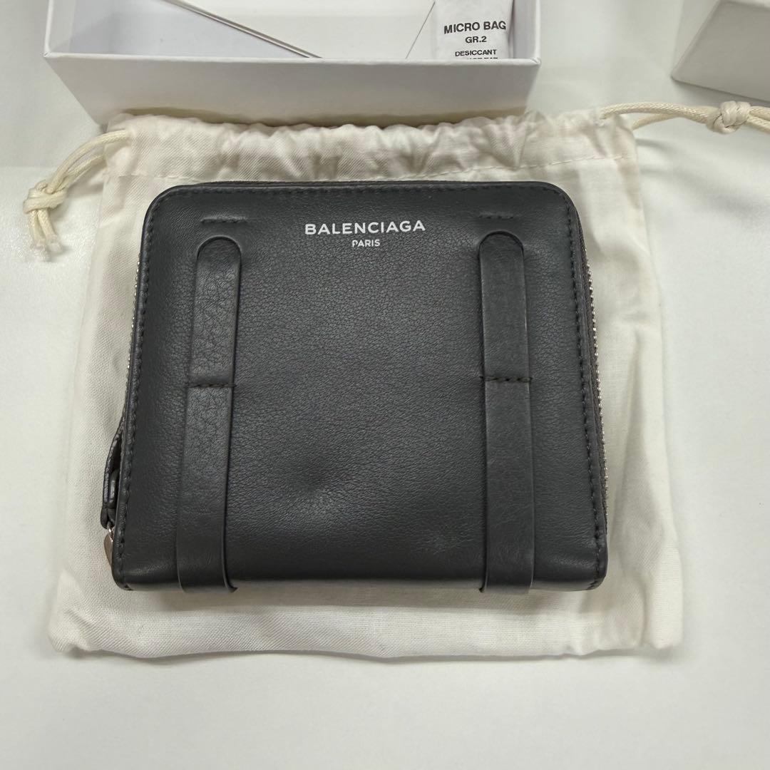 【正規品】バレンシアガ　財布　外箱・袋付き