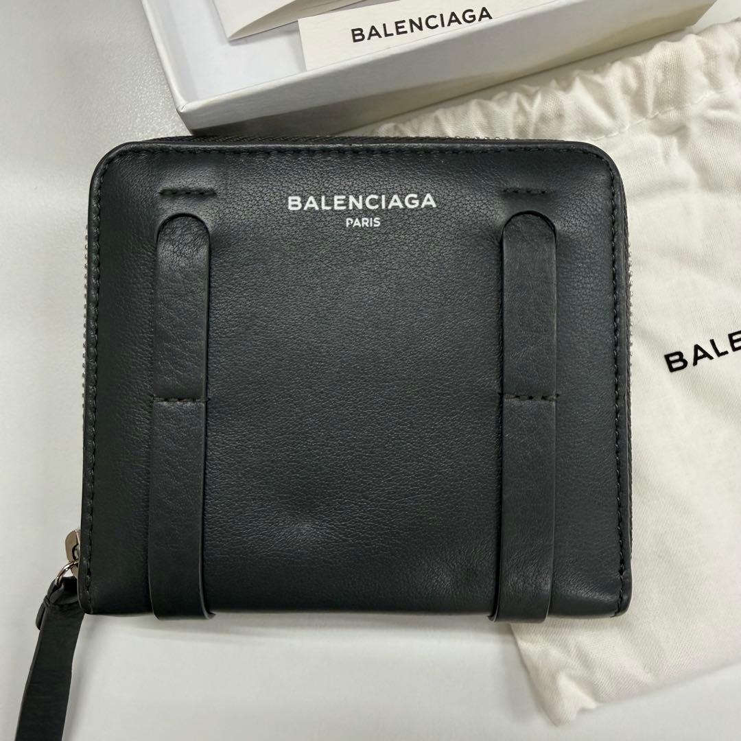 【正規品】バレンシアガ　財布　外箱・袋付き