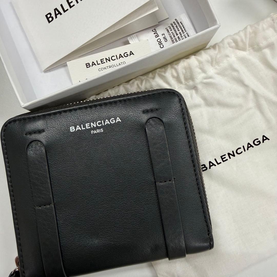 【正規品】バレンシアガ　財布　外箱・袋付き