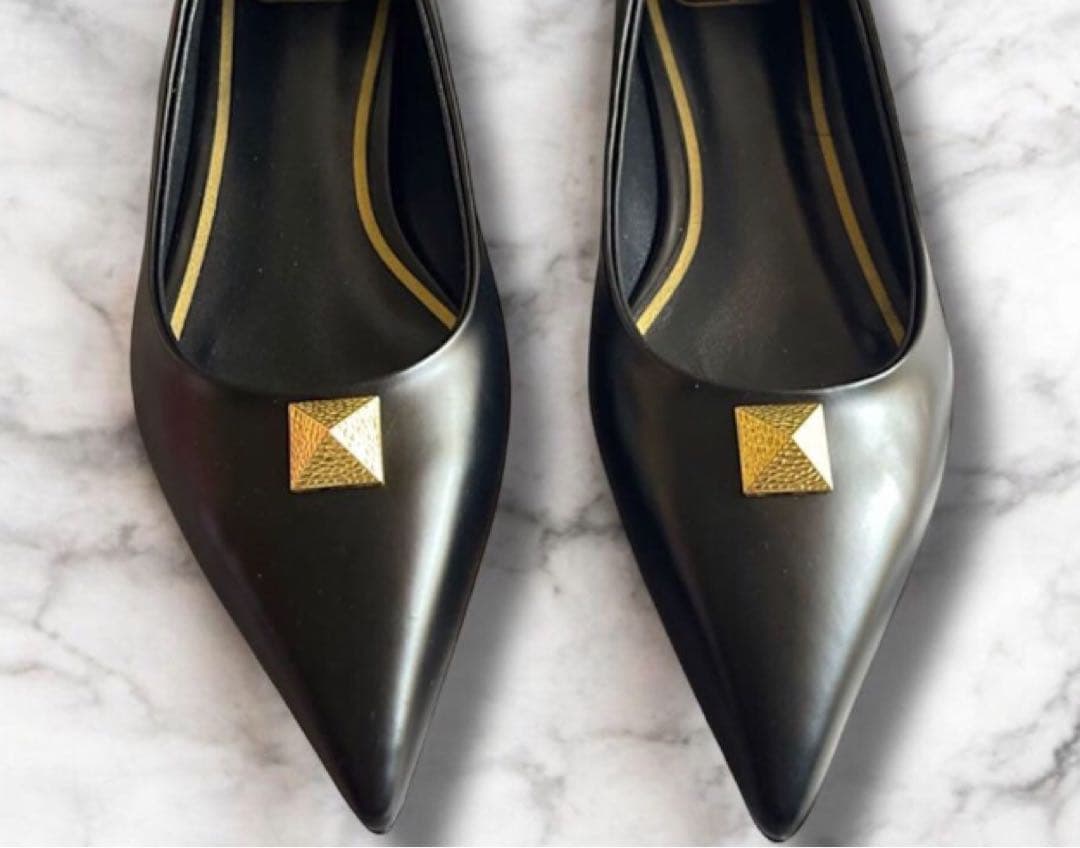 ブラックポインテッドトゥフラットシューズ