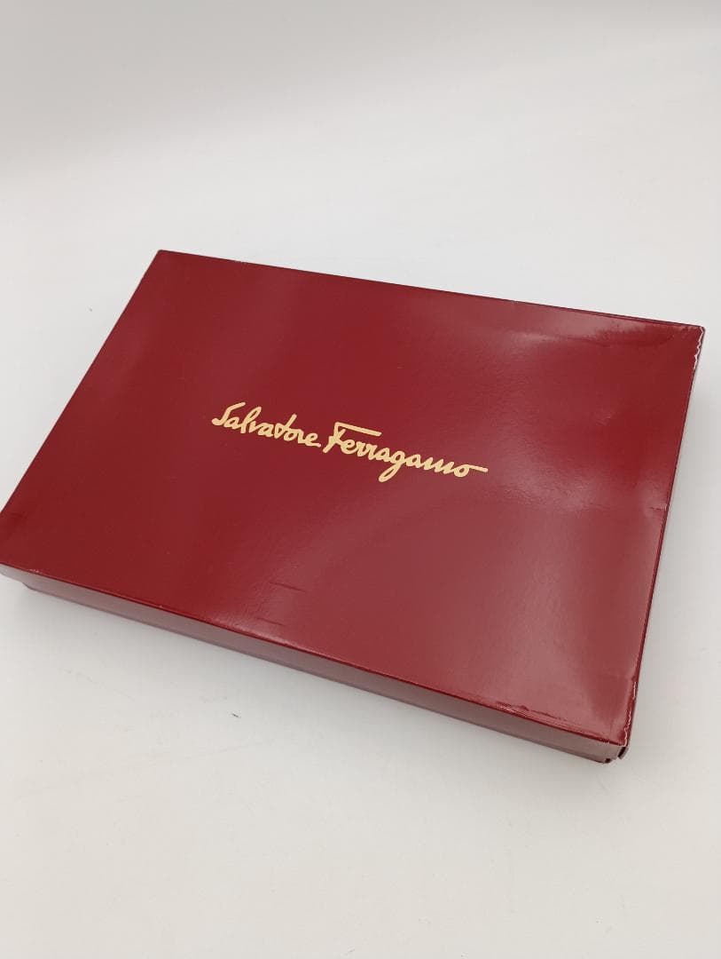 フェラガモ　マフラー　カシミヤ 100%　新品　未使用　イタリア　美品　ブラック