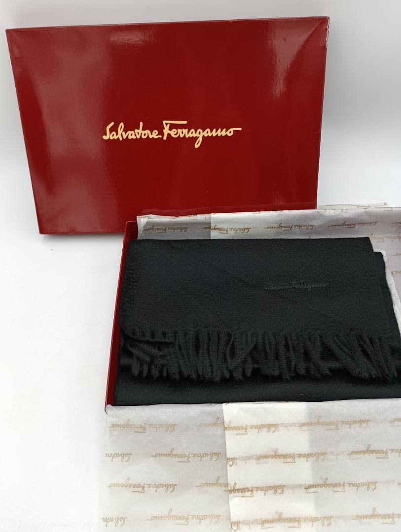 フェラガモ　マフラー　カシミヤ 100%　新品　未使用　イタリア　美品　ブラック